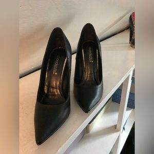 Black and gold snake heel